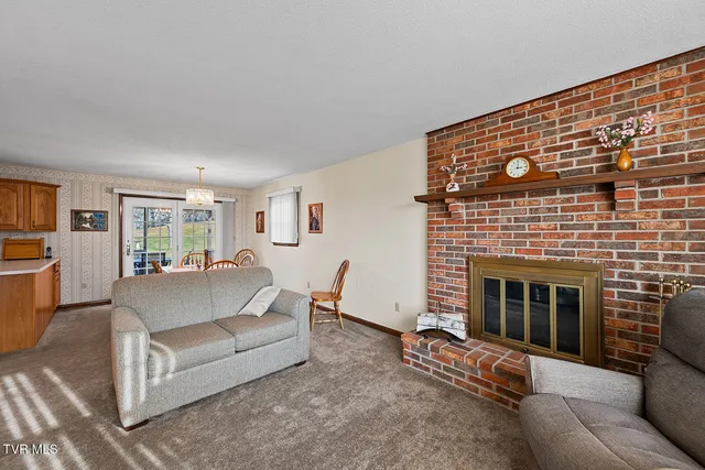 $339,985 | 229 Hill Top Circle, Bluff City, TN 37618