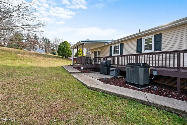 $339,985 | 229 Hill Top Circle, Bluff City, TN 37618