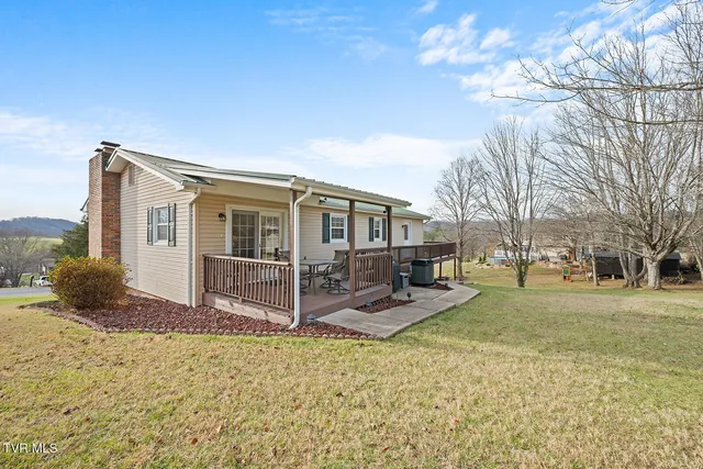 $339,985 | 229 Hill Top Circle, Bluff City, TN 37618