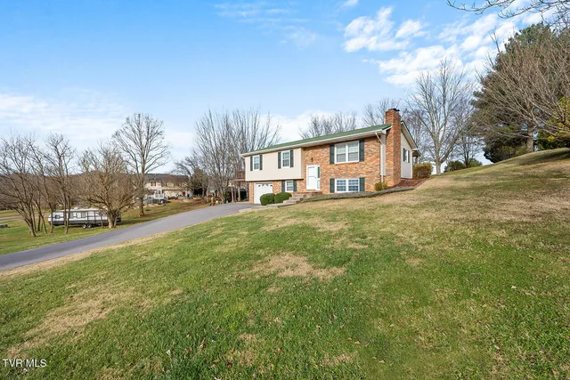 $339,985 | 229 Hill Top Circle, Bluff City, TN 37618