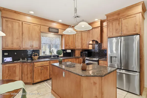 $749,900 | 568 Sand Hill Road, Gardiner, NY 12525
