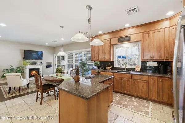 $749,900 | 568 Sand Hill Road, Gardiner, NY 12525