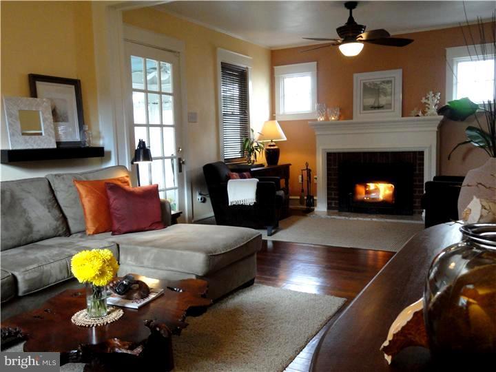 123 Dallas Road Willow Grove, PA 19090 - Photo 6 of 25 Living Room