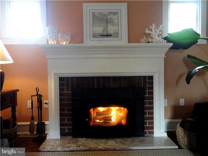 123 Dallas Road Willow Grove, PA 19090 - Photo 7 of 25 Fireplace