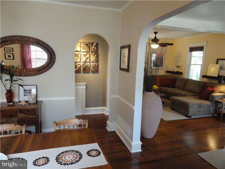 123 Dallas Road Willow Grove, PA 19090 - Photo 10 of 25 Living Room