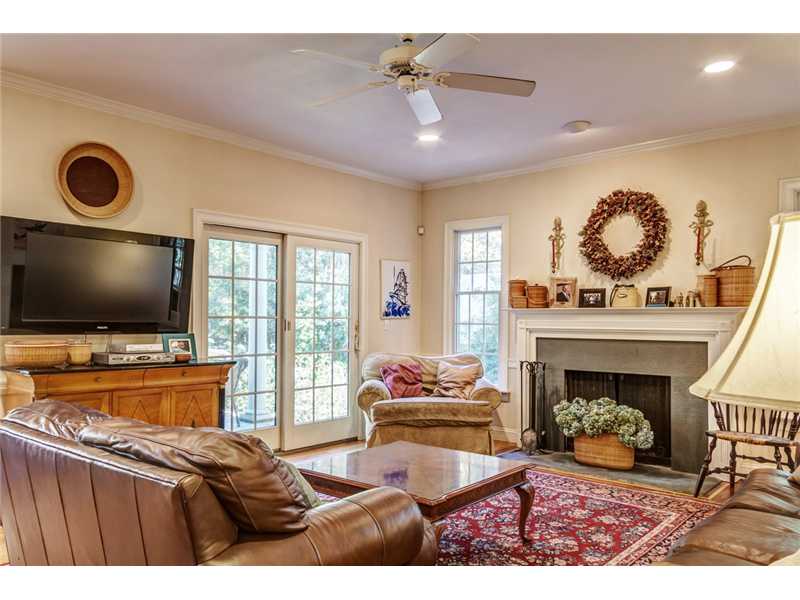 283 Sowams Road Barrington, RI 02806 - Photo 4 of 25 Living Room.