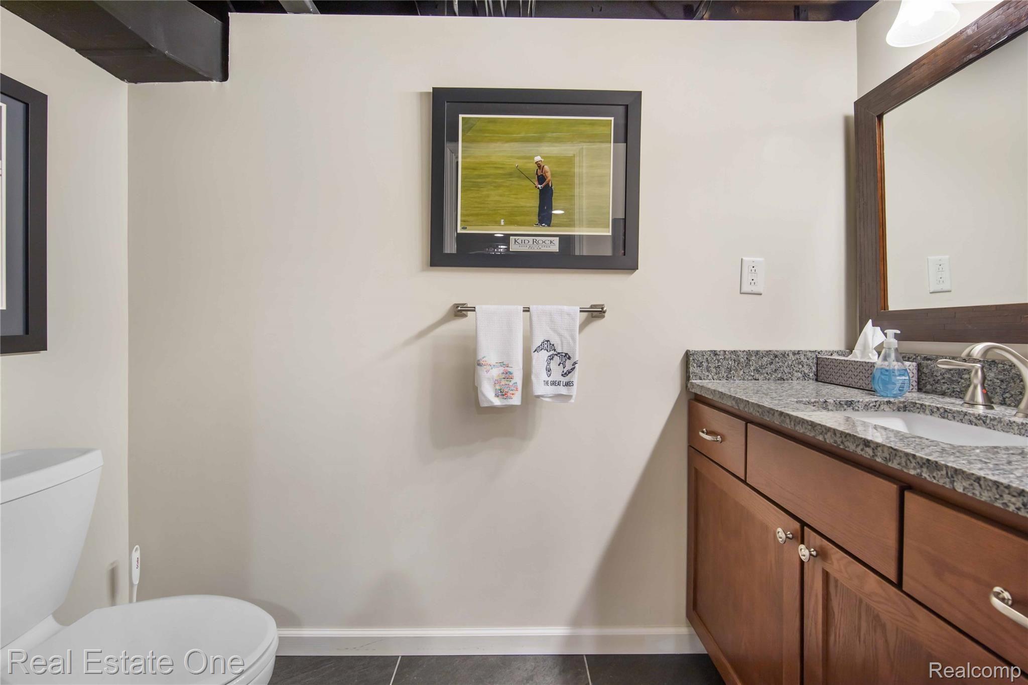 2738 New England Drive Rochester, MI 48309 - Photo 27 of 43 IMG_0918.JPG