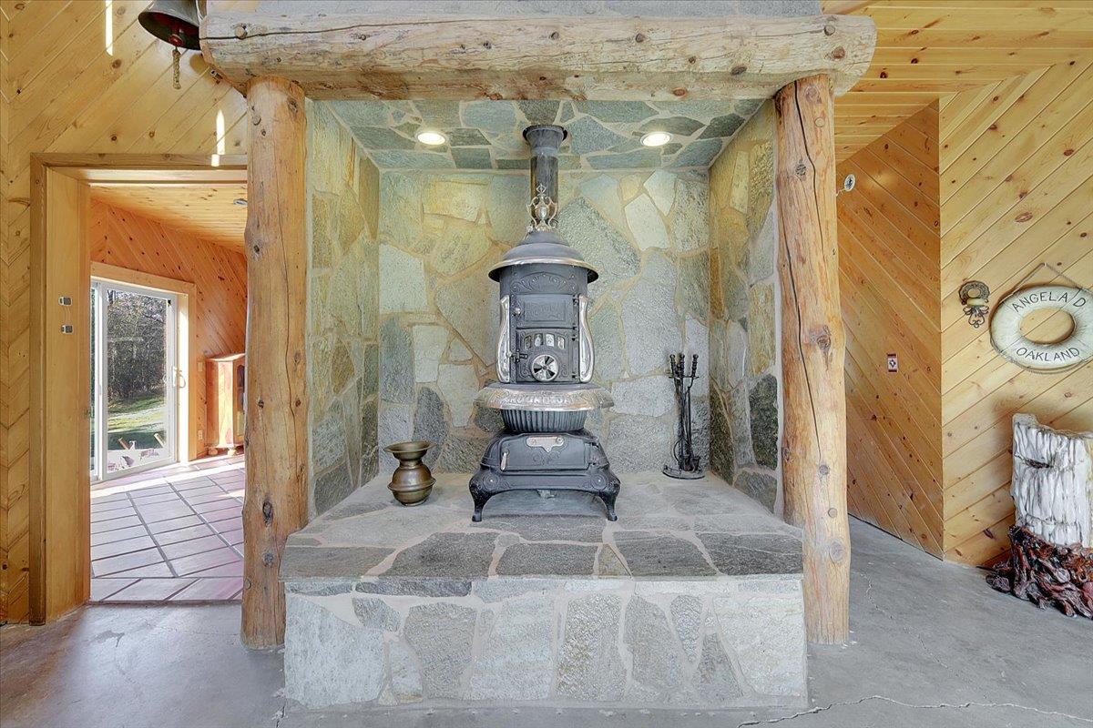 13980 Mountain House Road Penn Valley, CA 95946 - Photo 13 of 58 a spacious bathroom with a double vanity sink and glass door