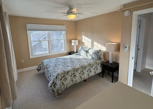 $2,900 | 518 High Street, Unit A, Hampton, NH 03842