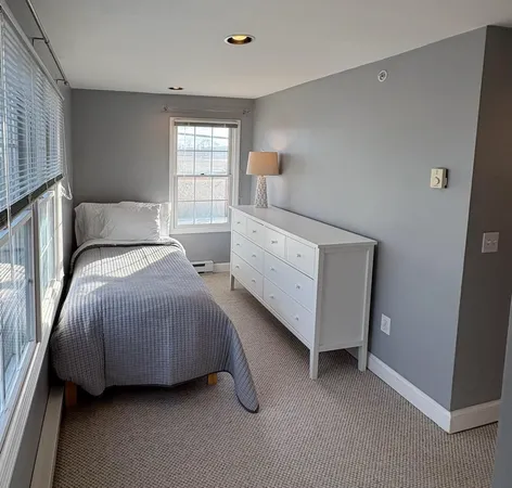 $2,900 | 518 High Street, Unit A, Hampton, NH 03842