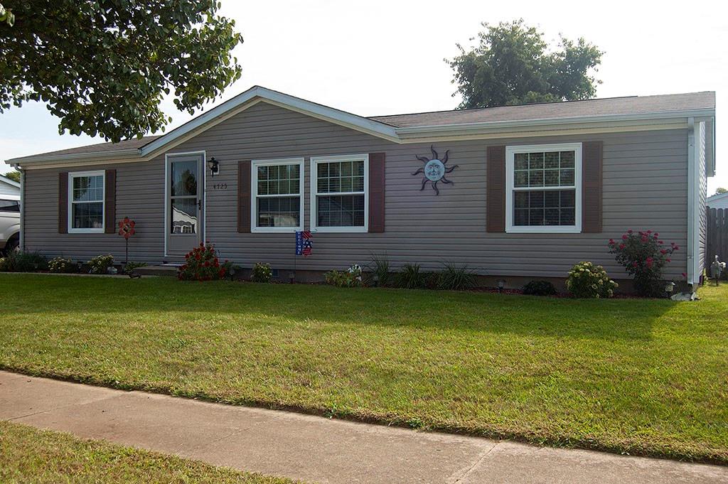 4725 Autumn Ridge Drive Columbus, IN 47203 - Photo 1 of 18 Gallery Image 1