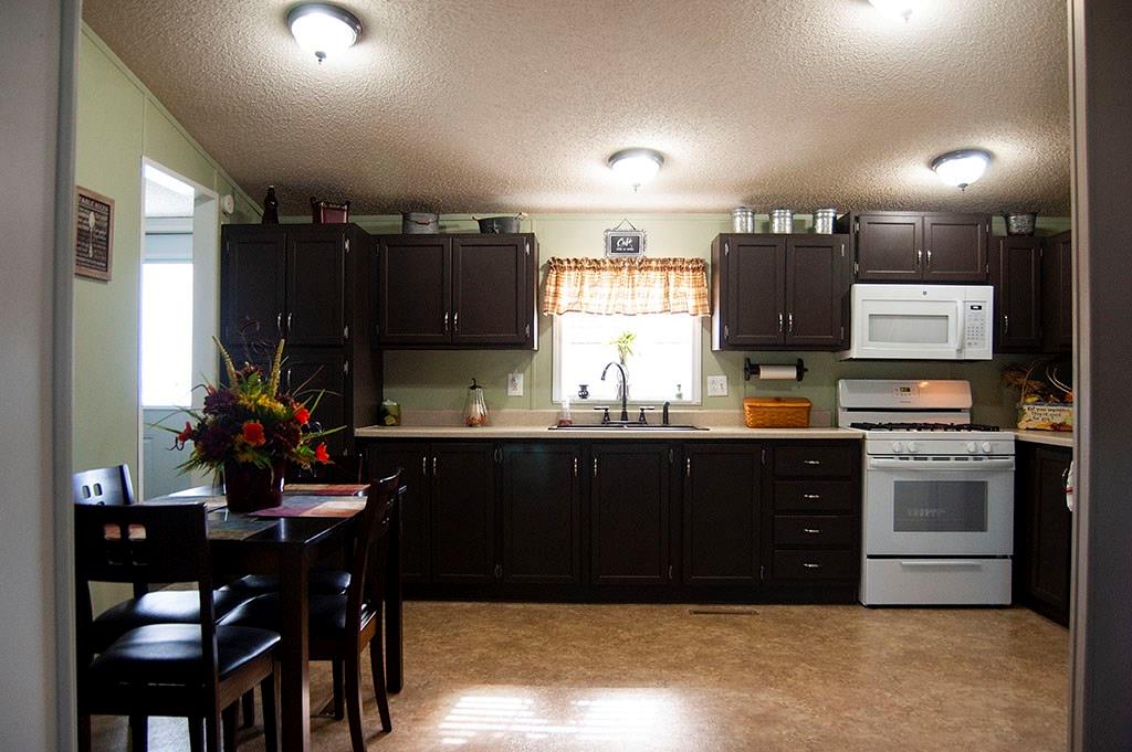 4725 Autumn Ridge Drive Columbus, IN 47203 - Photo 5 of 18 Gallery Image 5