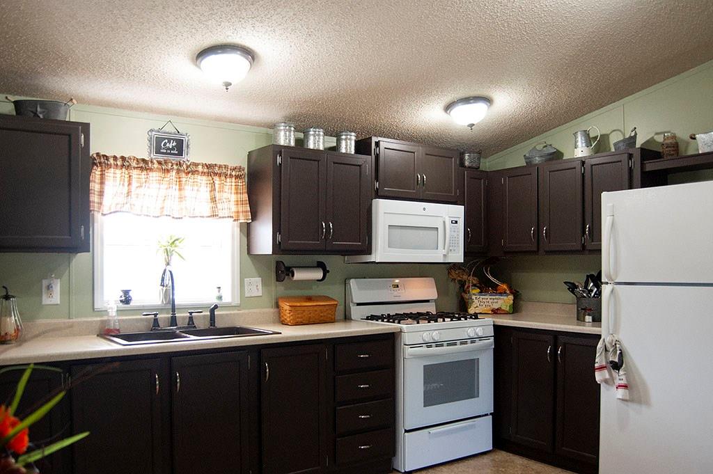 4725 Autumn Ridge Drive Columbus, IN 47203 - Photo 6 of 18 Gallery Image 6