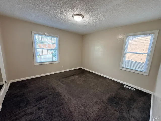 $2,500 | 212 Hermosa Avenue, Vallejo, CA 94589