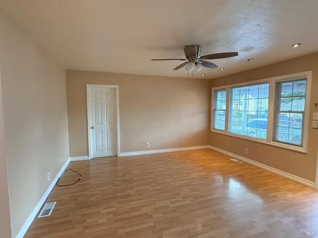 $2,500 | 212 Hermosa Avenue, Vallejo, CA 94589