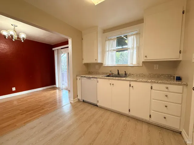 $2,500 | 212 Hermosa Avenue, Vallejo, CA 94589