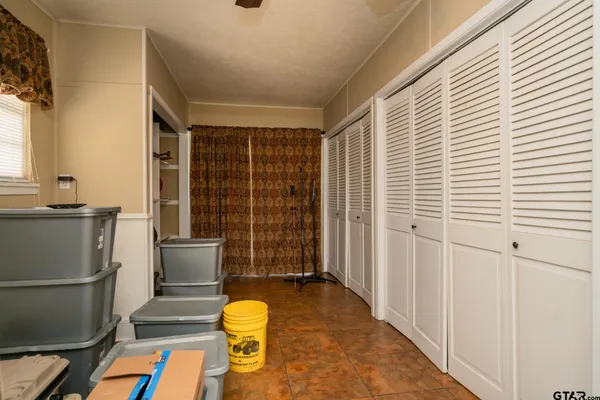 a view of a storage & utility room