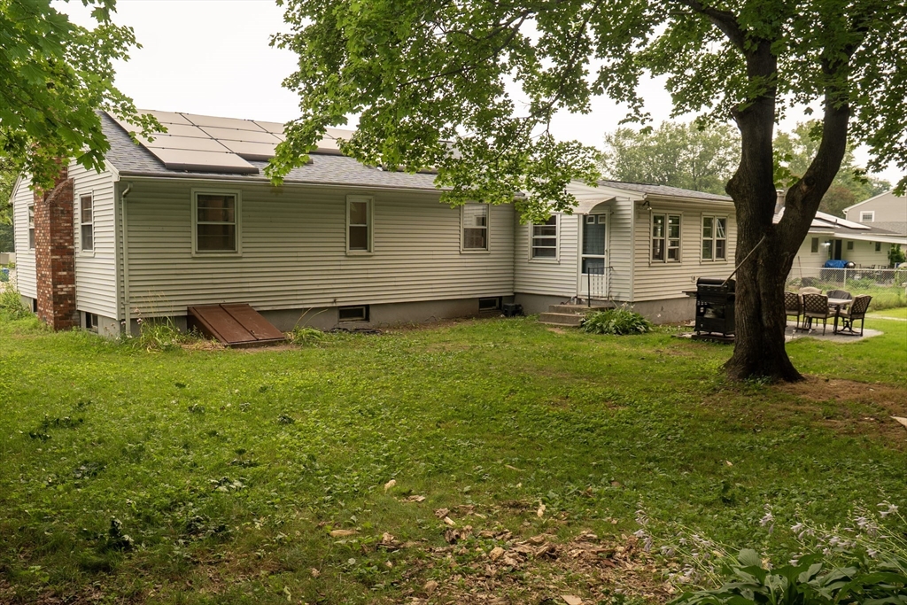 159 Roy Street Springfield, MA 01104 - Photo 10 of 34