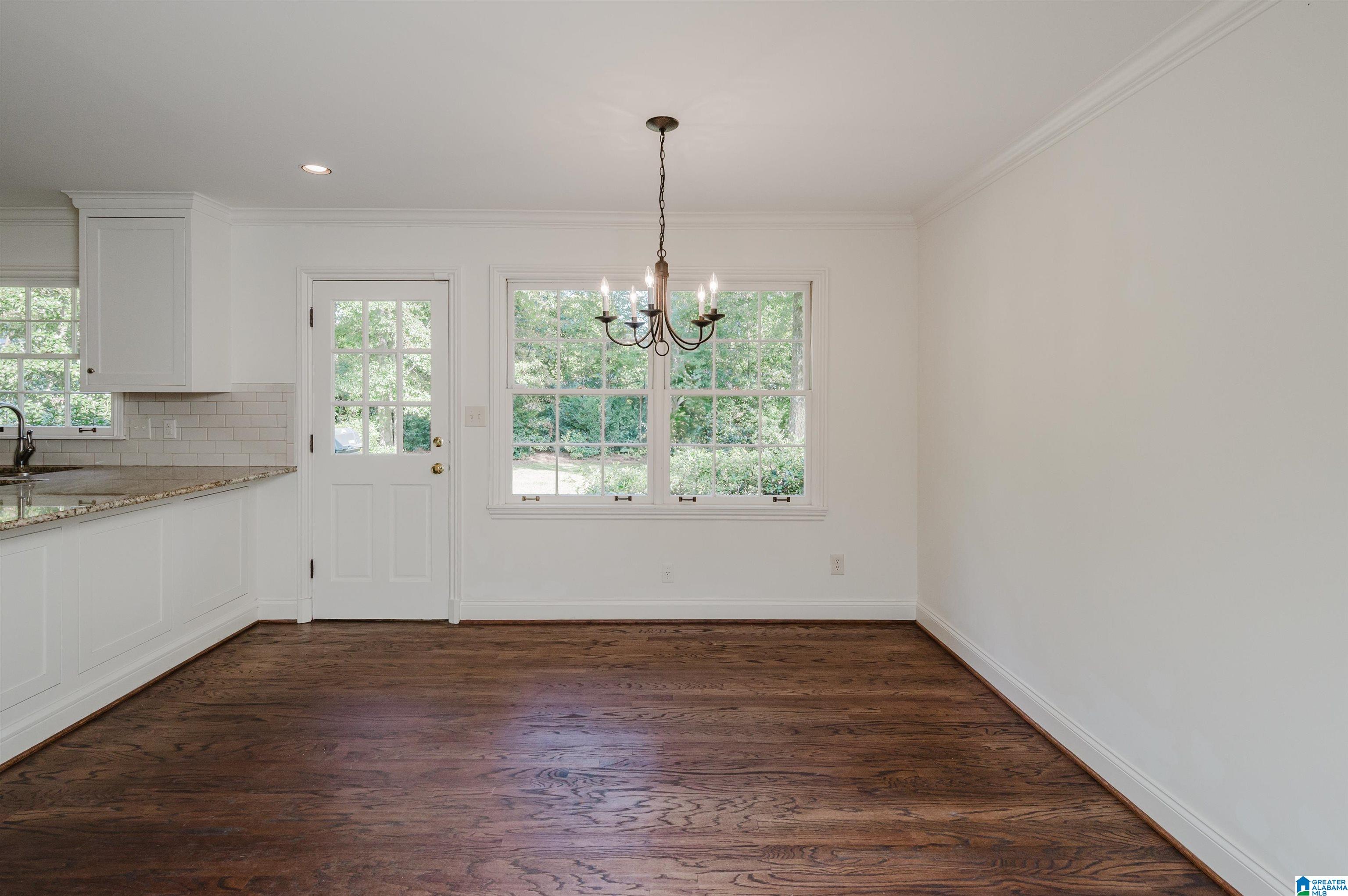 4044 Meadowview Circle Birmingham, AL 35243 - Photo 10 of 48