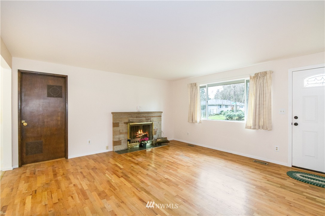 23303 1st Avenue West Bothell, WA 98021 - Photo 3 of 14