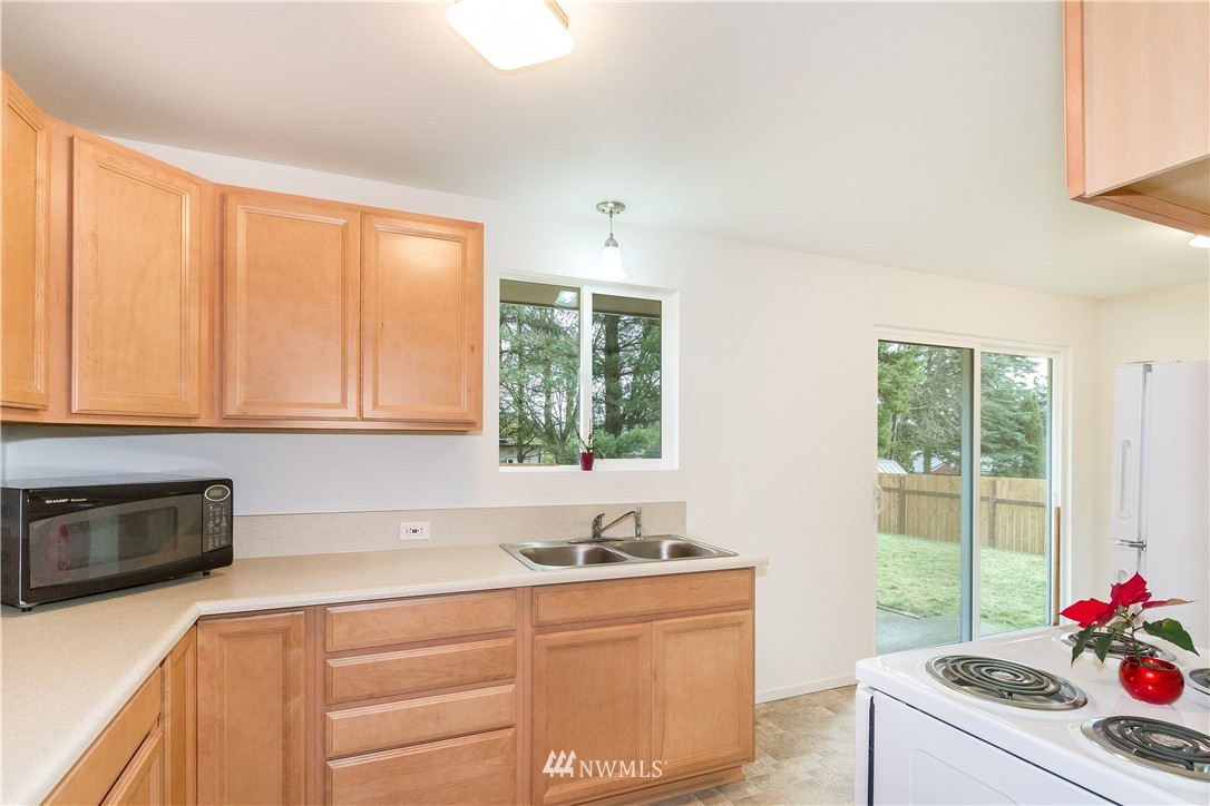 23303 1st Avenue West Bothell, WA 98021 - Photo 5 of 14