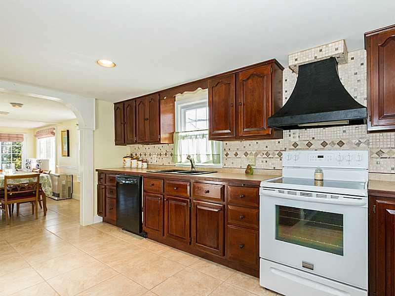 54 Clairmont Road Windham, ME 04062 - Photo 4 of 24 Kitchen.