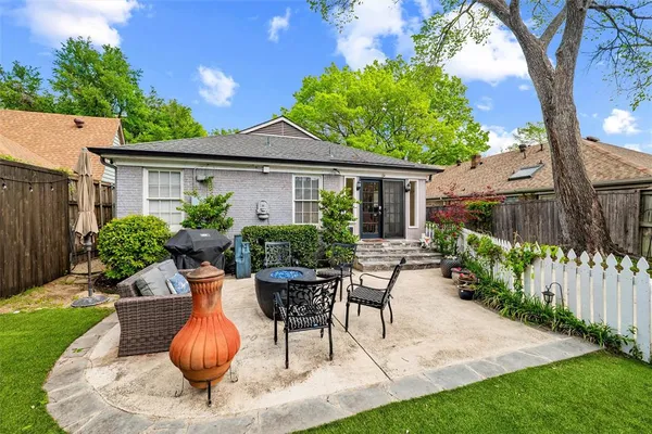$4,200 | 5934 Monticello Avenue, Dallas, TX 75206