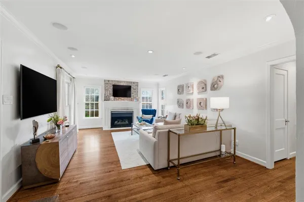 $4,200 | 5934 Monticello Avenue, Dallas, TX 75206