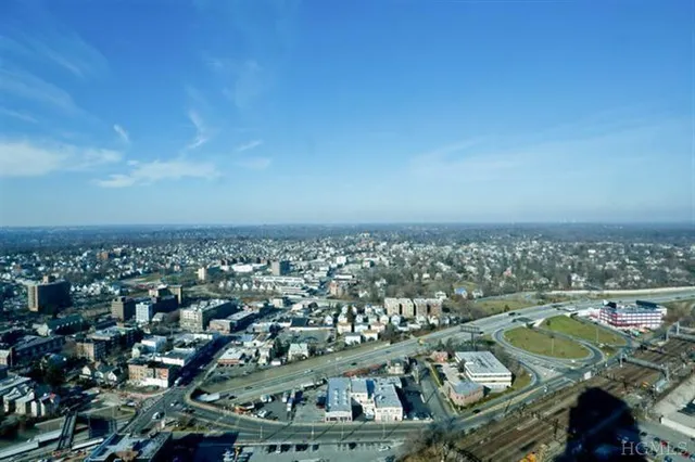 $3,975 | 175 Huguenot Street, Unit 1801, New Rochelle, NY 10801