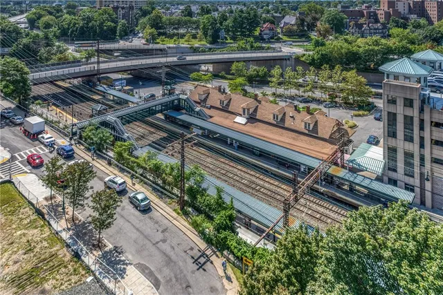 $3,975 | 175 Huguenot Street, Unit 1801, New Rochelle, NY 10801