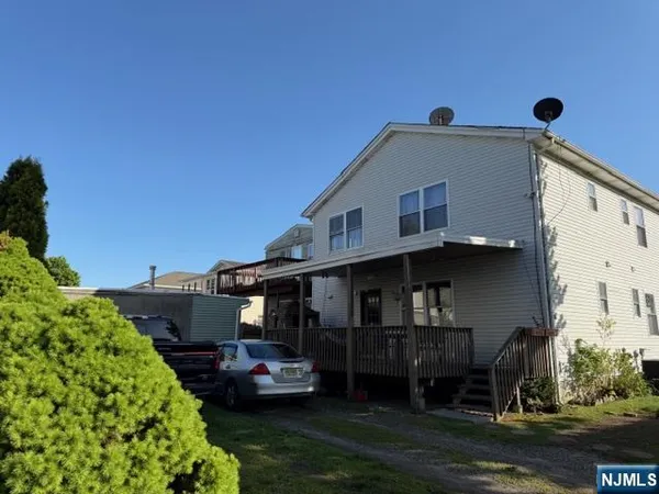 $3,850 | 312 Centre Avenue, Unit 1, Secaucus, NJ 07094
