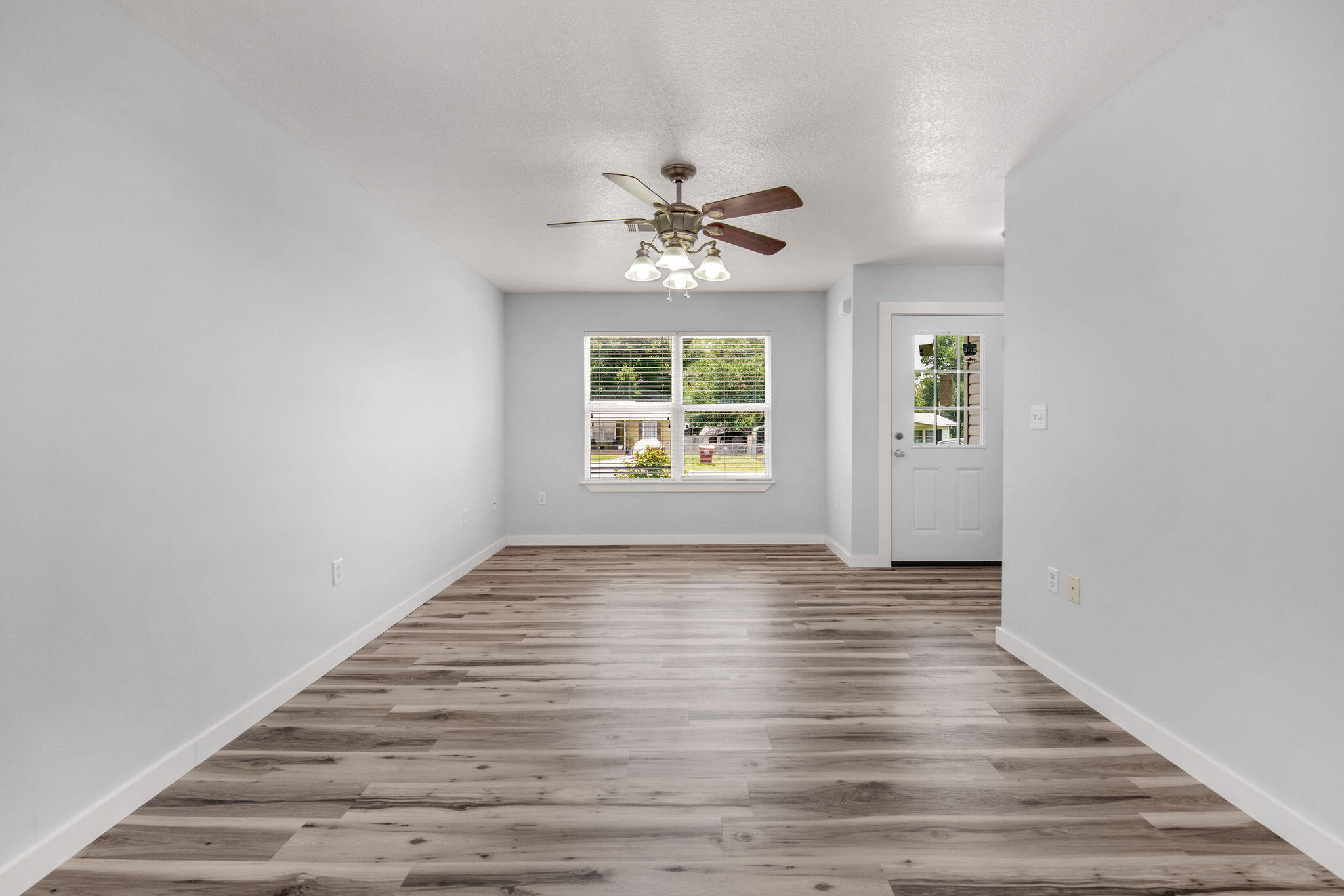 609 East Edney Avenue Crestview, FL 32539 - Photo 9 of 32 Edney-8-3