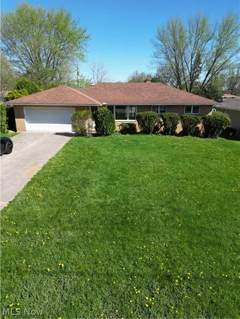 $255,000 | 333 East Ridgewood Drive, Seven Hills, OH 44131