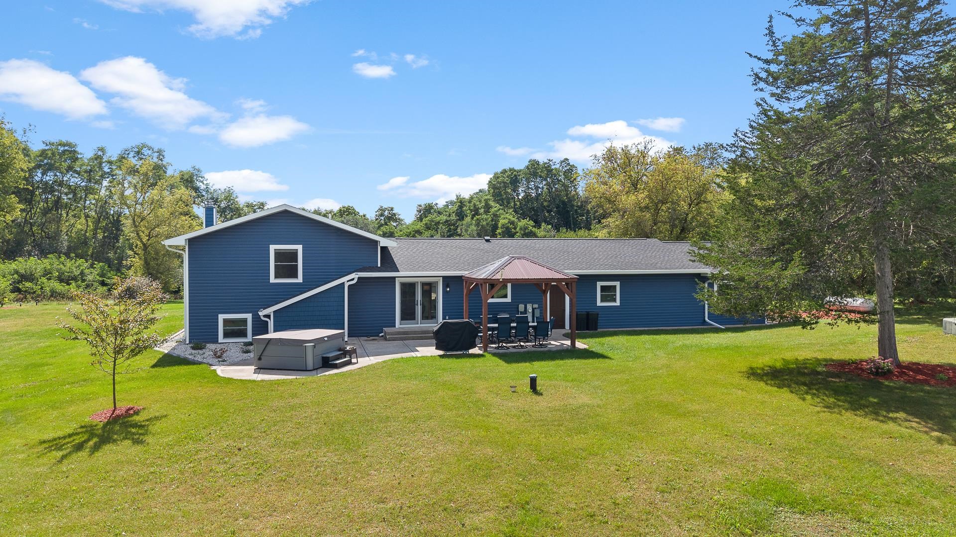 N8005 Ashley Road Portage, WI 53901 - Photo 10 of 86 Gallery Image 10