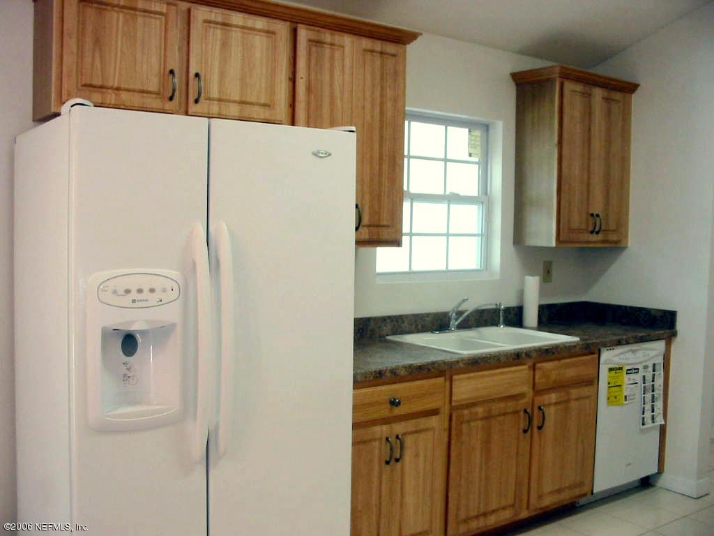 270 Chaffee Road North Jacksonville, FL 32220 - Photo 6 of 13 Kitchen