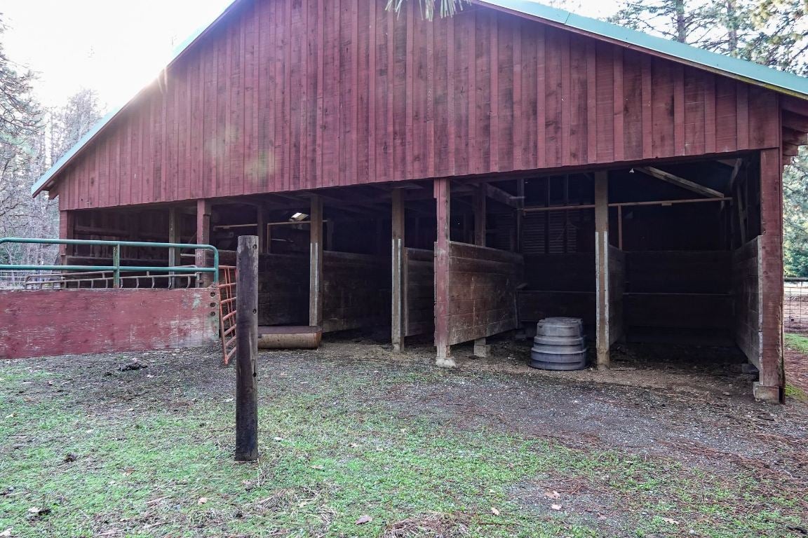 12500 Quartz Valley Road Fort Jones, CA 96032 - Photo 37 of 43 Gallery Image 37