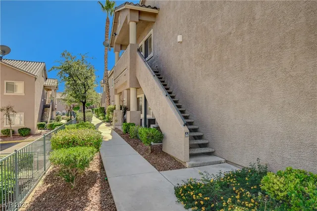 $1,650 | 2052 Jade Creek Street, Unit 203, Las Vegas, NV 89117