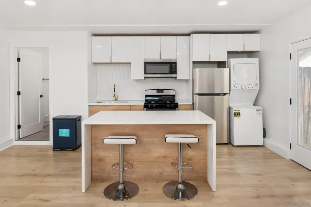 $1,300,000 | 7942-7944 Calico Street, San Diego, CA 92126