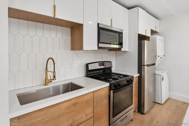 $1,300,000 | 7942-7944 Calico Street, San Diego, CA 92126