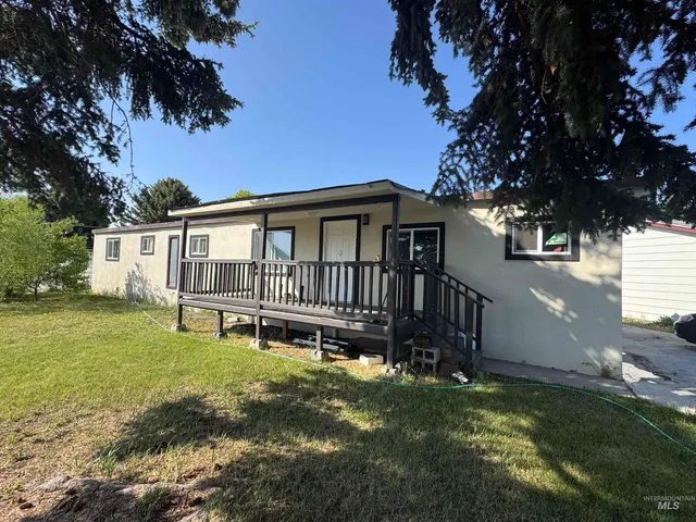 $220,000 | 380 Orchard Drive East, Gooding, ID 83330