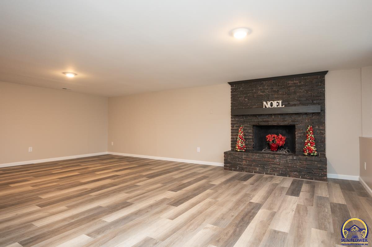 2146 Southeast 36th Street Topeka, KS 66605 - Photo 14 of 27
