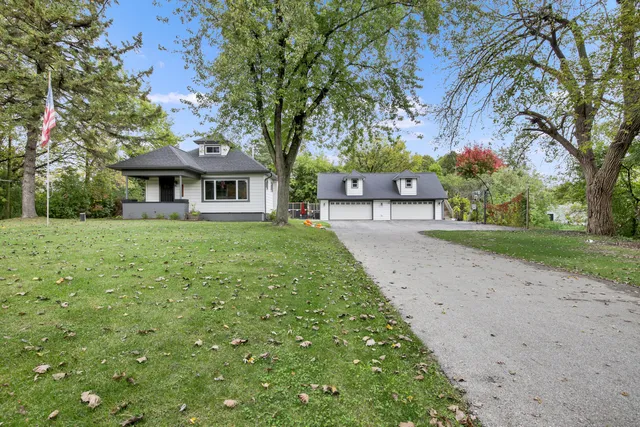 $469,999 | 420 Kettle Moraine Drive North, Slinger, WI 53086