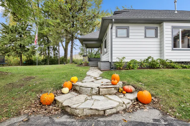 $469,999 | 420 Kettle Moraine Drive North, Slinger, WI 53086