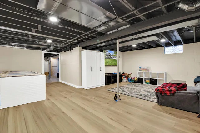 $469,999 | 420 Kettle Moraine Drive North, Slinger, WI 53086