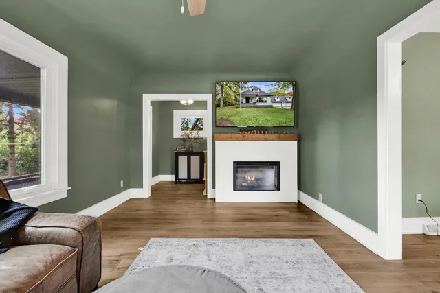 $469,999 | 420 Kettle Moraine Drive North, Slinger, WI 53086