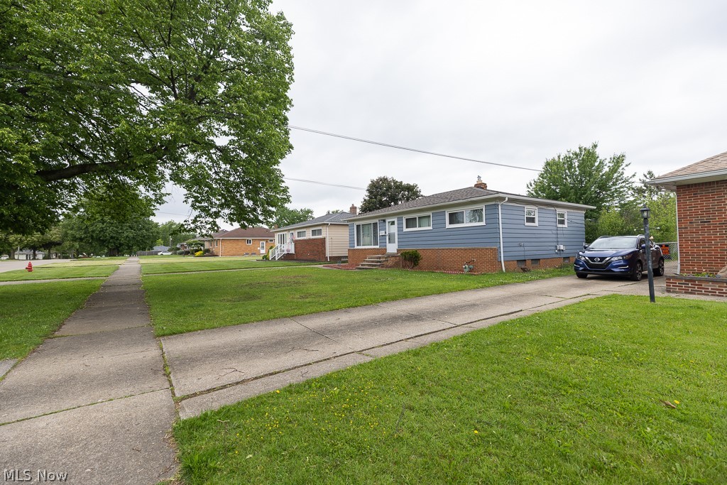 9326 Ackley Road Parma Heights, OH 44130 - Photo 3 of 42