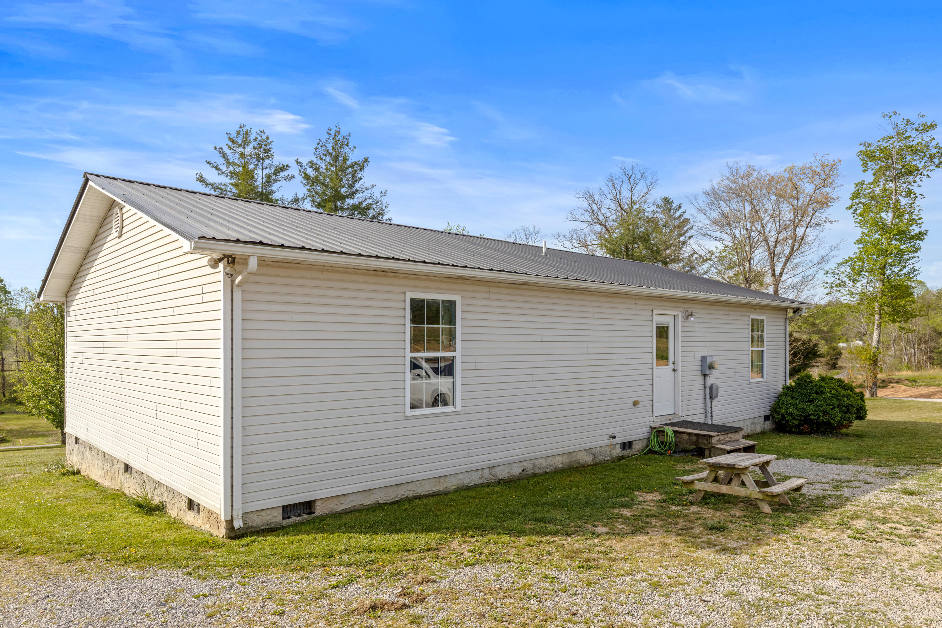 90 Illuminary Firetower Road Spring City, TN 37381 - Photo 2 of 18 SummerCity-45