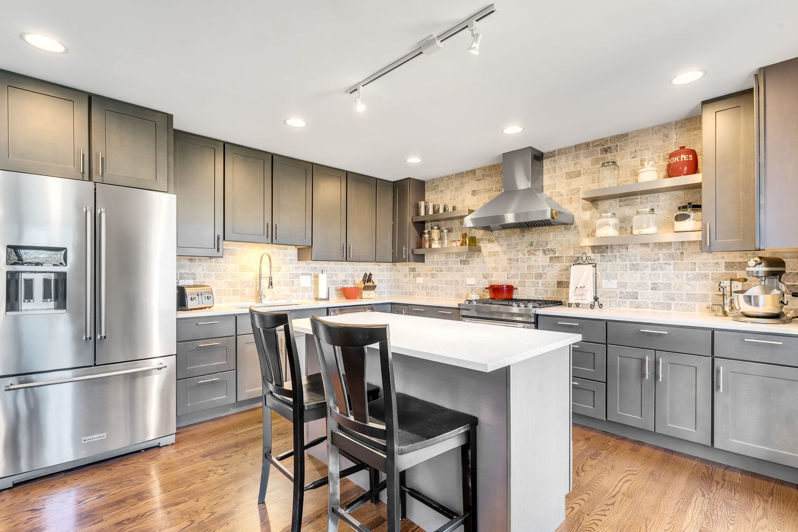 321 Carriage Hill Road Naperville, IL 60565 - Photo 6 of 28 Gallery Image 6