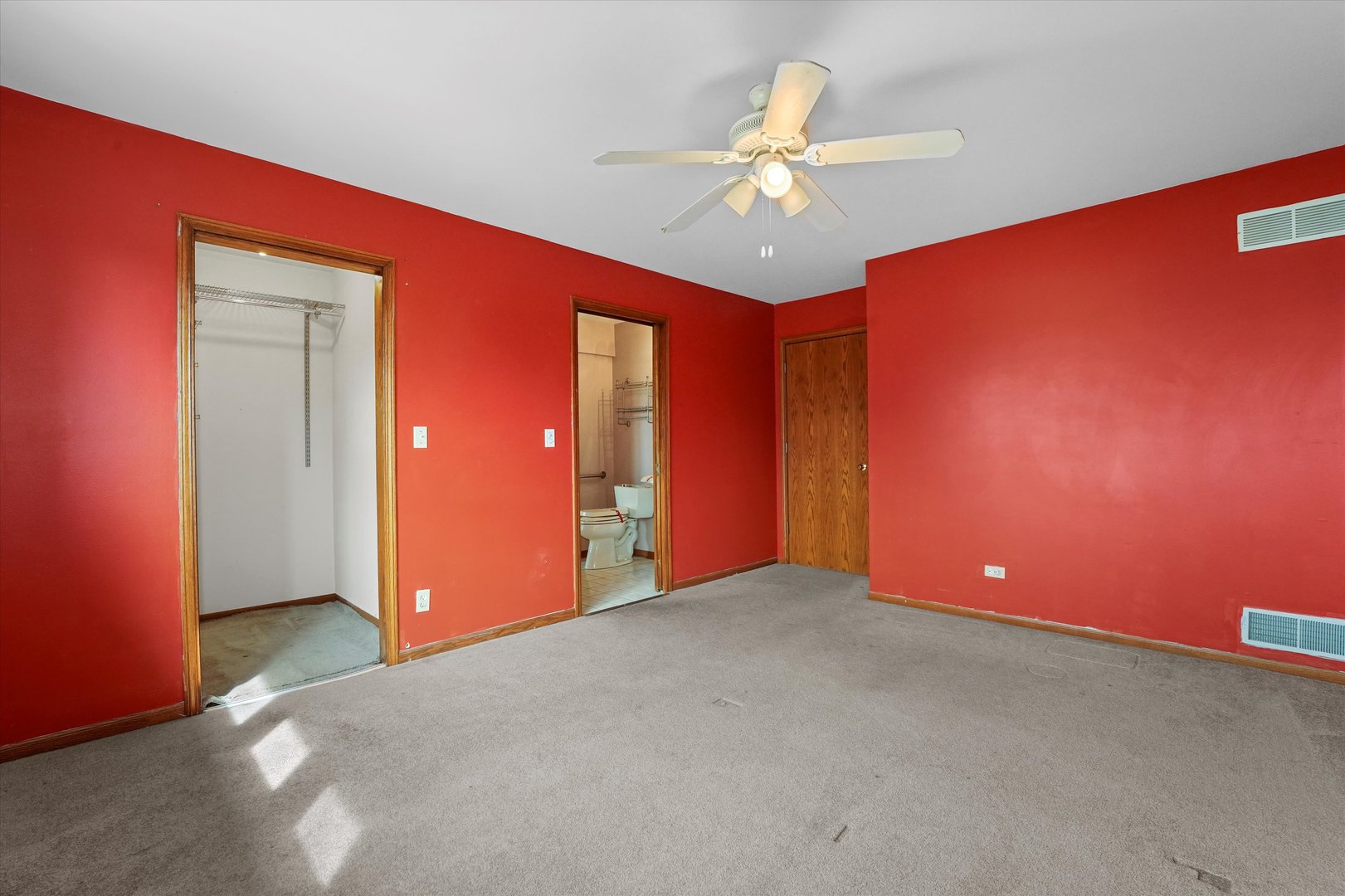 26554 South Winfield Road Monee, IL 60449 - Photo 16 of 31 a view of a livingroom with a chandelier fan and a workspace