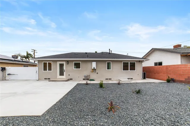 $3,500 | 17180 Ivy Avenue, Fontana, CA 92335
